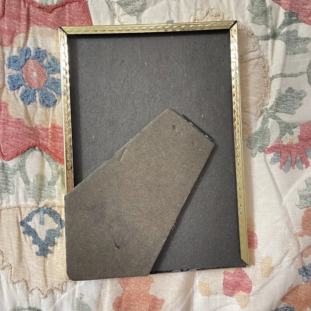 PICTURE PHOTO‎ EASEL FRAME Vtg Brass Filigree Floral Art Nouveau Gold Ornate 5x7